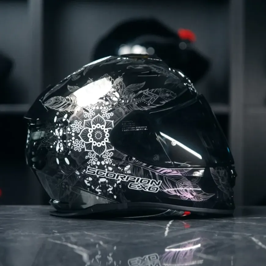 Scorpion Exo-491 Dream Black Chameleon
