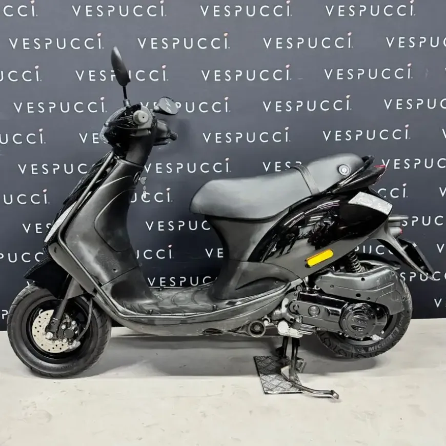 SOLD PIAGGIO Zip FHJ-57-P