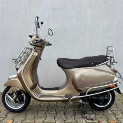 SOLD Vespa LX 50 F-180-GT