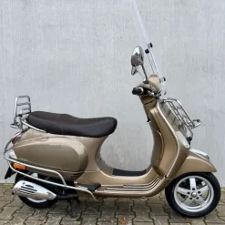 SOLD Vespa LX 50 F-180-GT