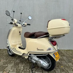 SOLD Vespa LXV 125 MV-ZN-63