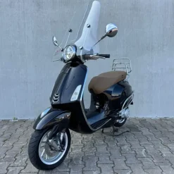 SOLD Vespa Primavera Glans zwart FJB-19-P