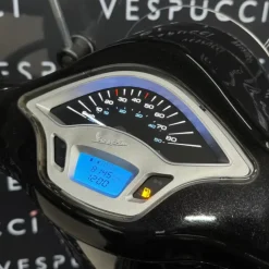 SOLD Vespa Primavera Glans Zwart DHR-68-V