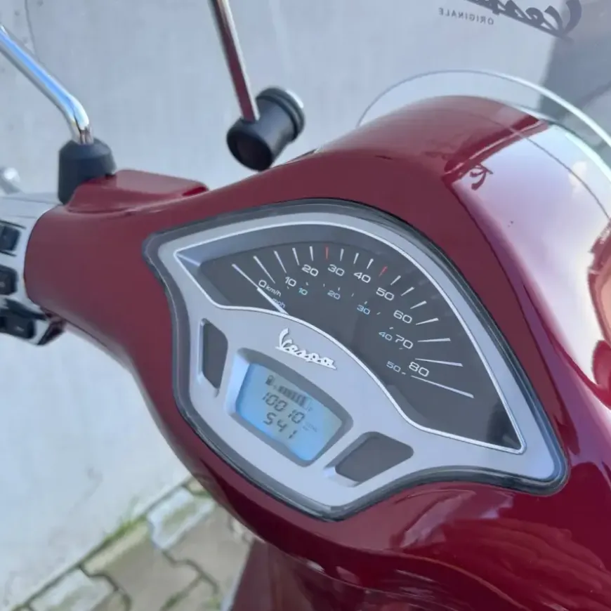 SOLD Vespa Primavera Touring Rood DST-55-L