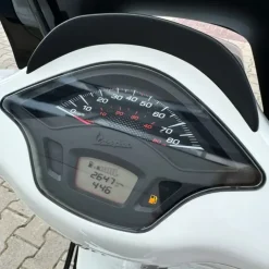 SOLD VESPA Sprint Glans wit FHG-87-R