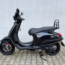 SOLD Vespa Sprint Glans Zwart DLH-72-V
