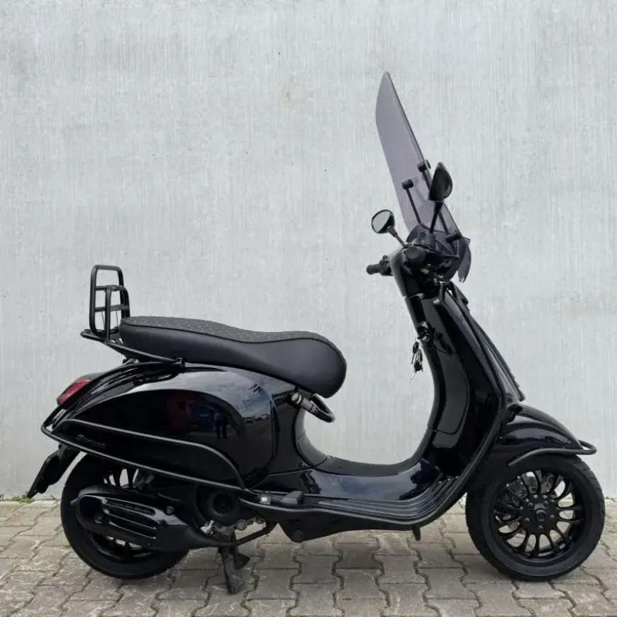 SOLD Vespa Sprint Glans Zwart DRR-75-B