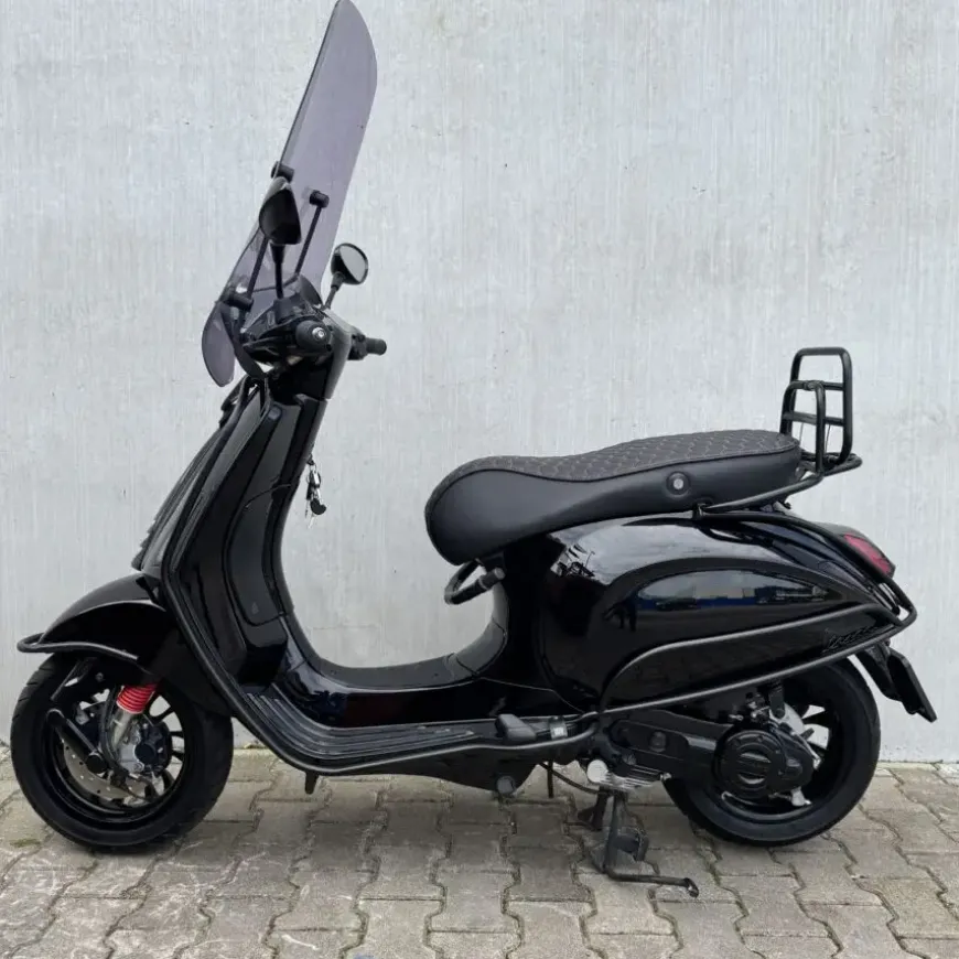SOLD Vespa Sprint Glans Zwart DRR-75-B