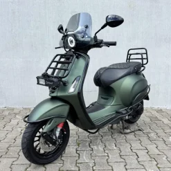 SOLD Vespa Sprint Mat Groen FGT-99-X