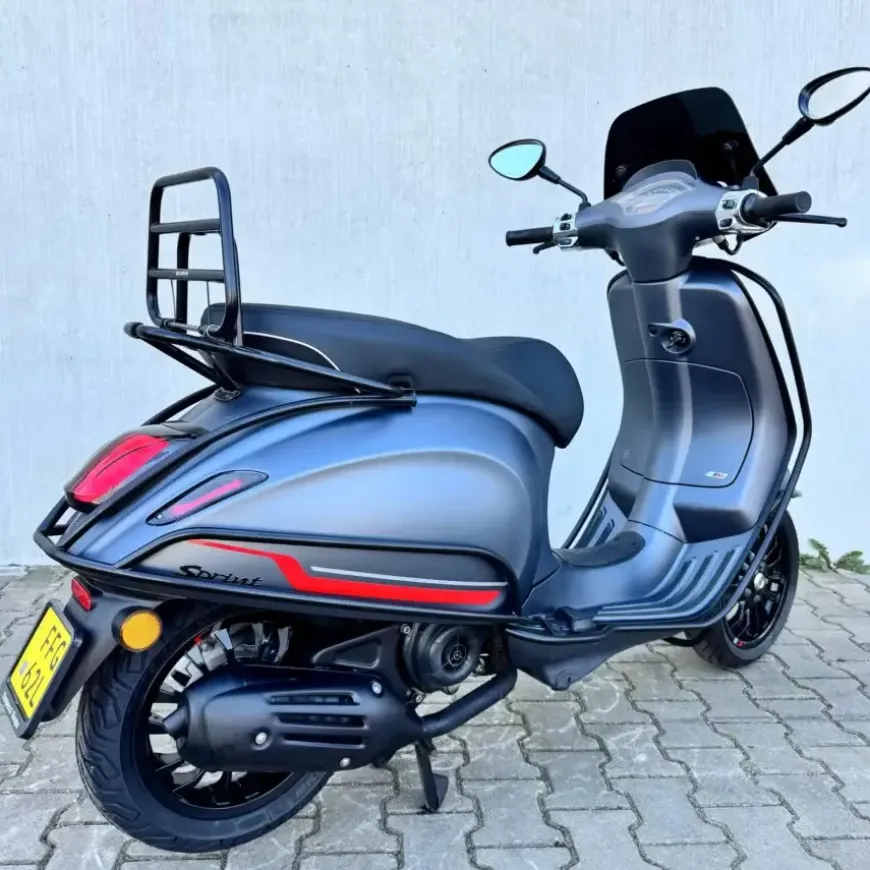 SOLD Vespa Sprint Sport Mat Grijs FFG-62-L