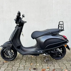 SOLD Vespa Sprint Sport Mat Zwart DZL-26-X