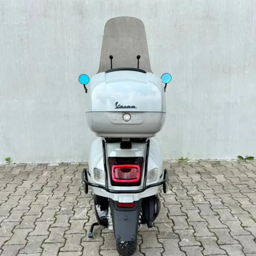 Vespa GTS310 Custom Chalk Grey 2026