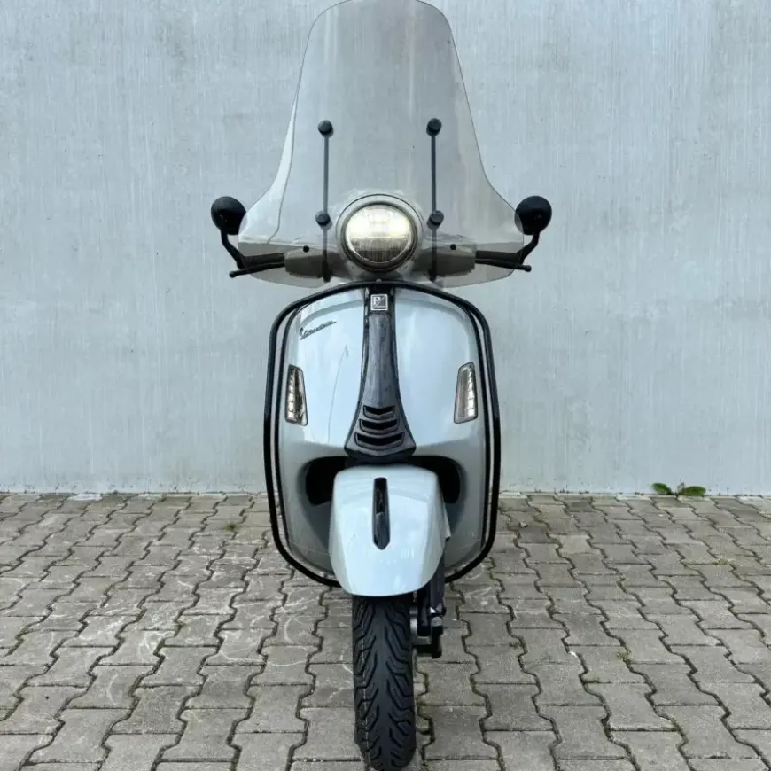 Vespa GTS310 Custom Chalk Grey 2026