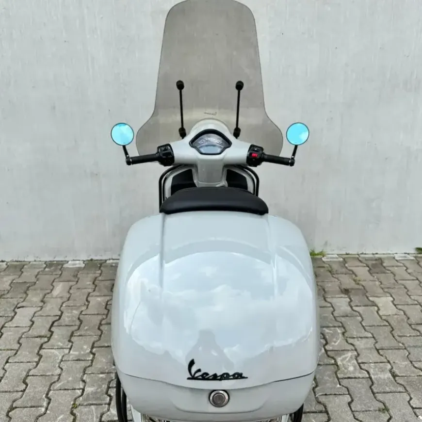 Vespa GTS310 Custom Chalk Grey 2026