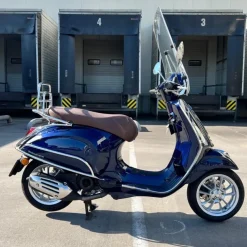 Vespa Primavera Glans Blauw 2024