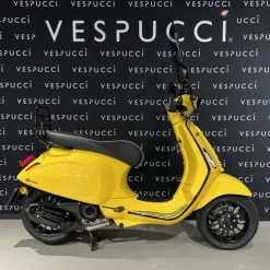 Vespa Sprint – Black & Yellow
