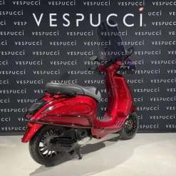 Vespa Sprint – candy red