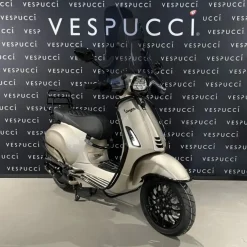 Vespa Sprint – champagne gold