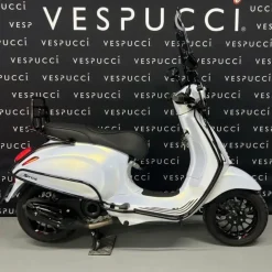 Vespa Sprint – Glossy white pearle
