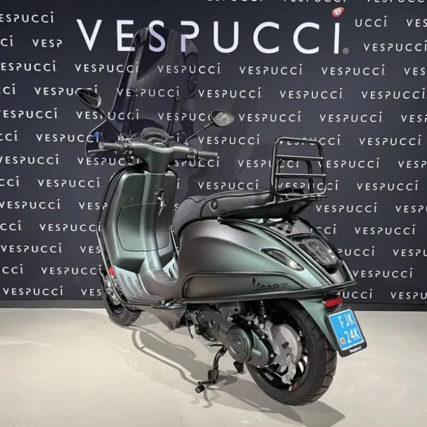 Vespa Sprint – Opaco cycle green