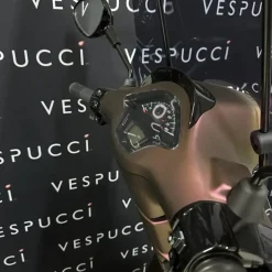 Vespa Sprint – Red to Gold