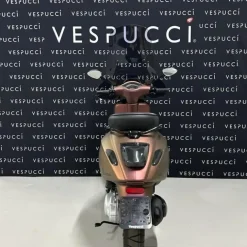 Vespa Sprint – Red to Gold