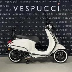 Vespa Sprint – White x black